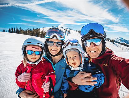 familien-in-der-skiwelt-wilder-kaiser-brixental-1